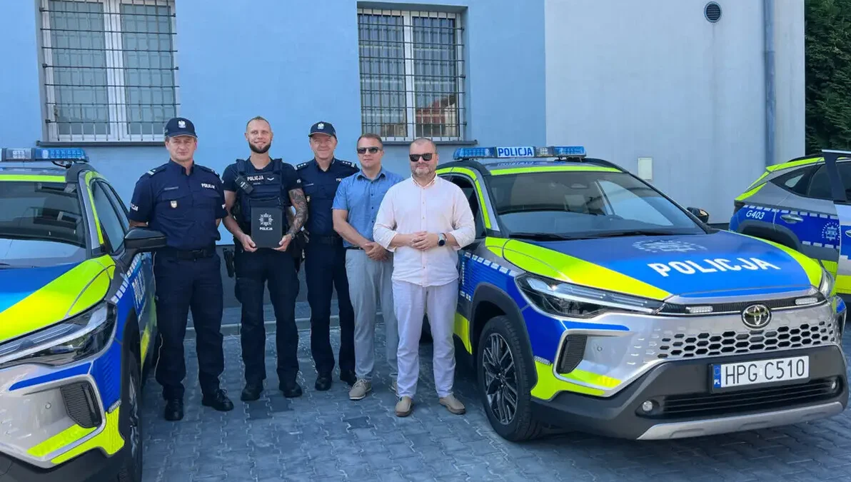 Nowy radiowóz dla policji w Kętach – Toyota Corolla Cross już w służbie