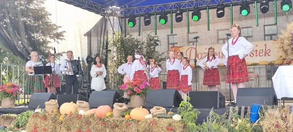 Dożynki w Osieku: młodzieżowy zespół PrzeCisza zachwycił publiczność