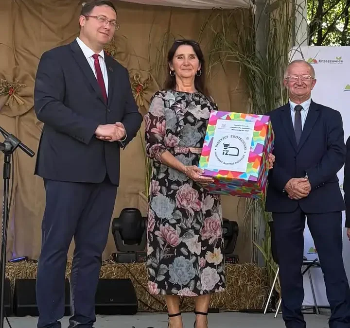 Sołtyska Broszkowic uhonorowana podczas spotkania w Zalesiu