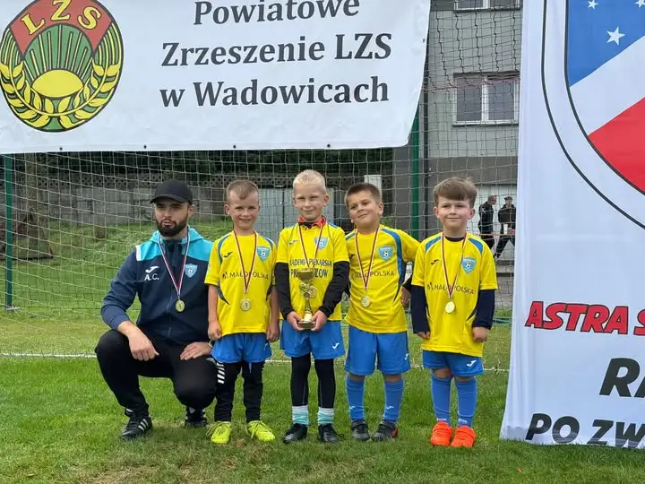 Skrzaciki z Przeciszowa Piotrowic na turnieju Astra Cup w Spytkowicach