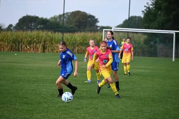 Liga Girls Power: młode piłkarki z Przeciszowa Piotrowic uczyły się od Victorii Zalas